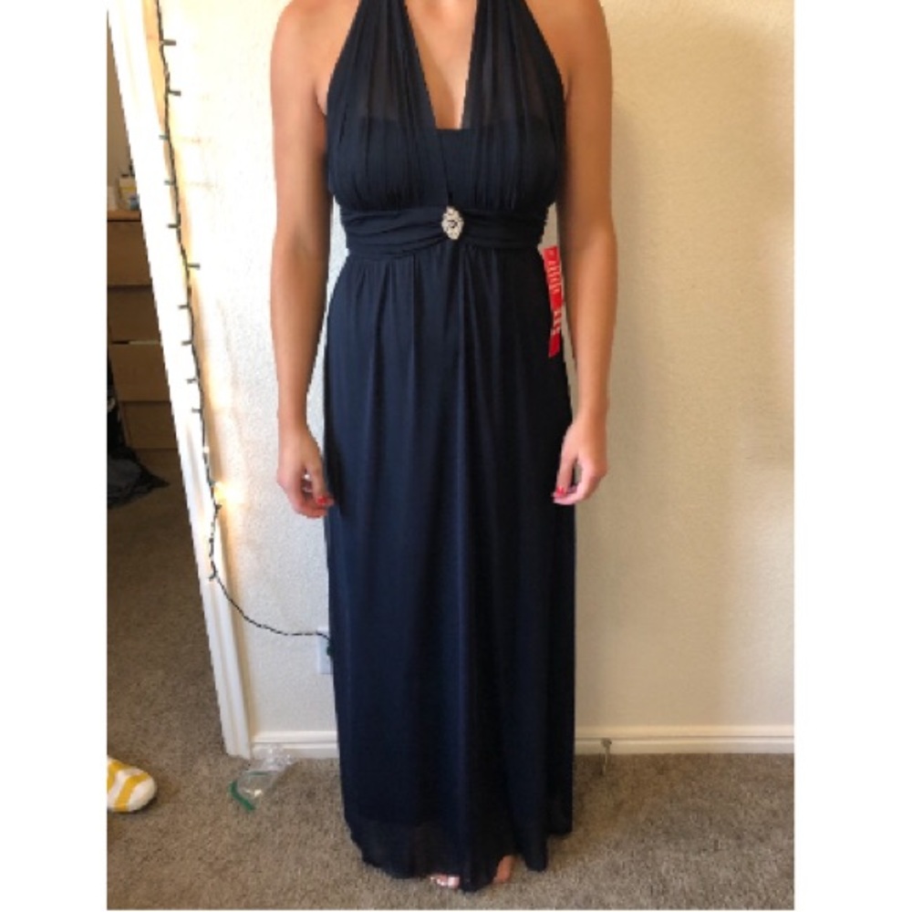 Navy sleeveless prom dress
